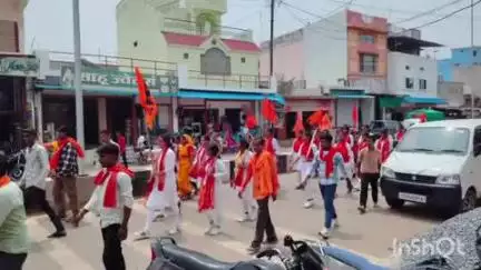 मगरलोड: दुर्गा वाहिनी प्रशिक्षण लेने वाली 30 बालिकाओं का भव्य स्वागत, नगर पंचायत मगरलोड से निकली स्वागत रैली