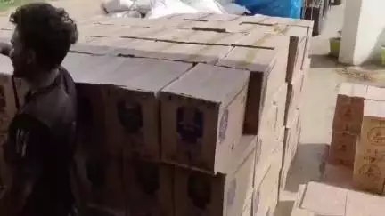 सतबरवा: सतबरवा पुलिस ने गुप्त सूचना पर एक ट्रक अंग्रेजी शराब पकड़ी, चालक व खलासी से पूछताछ जारी