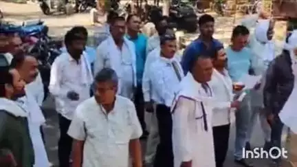 सिवनी मालवा: समर्थन मूल्य पर धान खरीदी नहीं होने से किसान परेशान, मुख्यमंत्री के नाम नायब तहसीलदार को सौंपा ज्ञापन