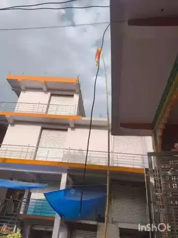 नौडीहा बाज़ार: नौडीहा बाजार में एलटी लाइन का तार टूटकर नीचे गिरा, लोग बाल-बाल बचे