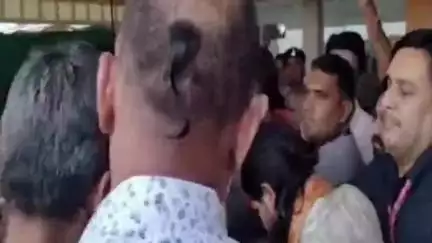 बिलासपुर: बिलासपुर में पंडित धीरेंद्र कृष्ण शास्त्री के आगमन पर किया गया भव्य स्वागत