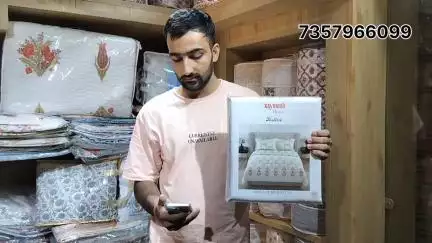 चूरू मे BSNL ऑफिस के सामने आपको मिलेगा ऑनलाइन से भी सस्ता.. श्री विनायक सूट & साड़ी शौरूम 7357966099
#churu #suit #saree #lehenga #bedsheet