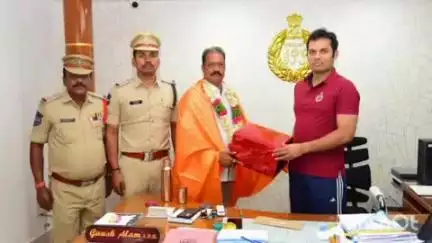 కరీంనగర్: పదవి విరమణ పొందిన ASI మల్లారెడ్డిని ఘనంగా సన్మానించిన కరీంనగర్ పోలీసు కమిషనర్ గౌష్ ఆలం IPS