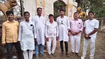 तरारी: लोजपा(रा) के नेताओं ने जेठवार में किया जनसंपर्क, केंद्रीय मंत्री चिराग पासवान की सभा में आने के लिए जनता से की अपील