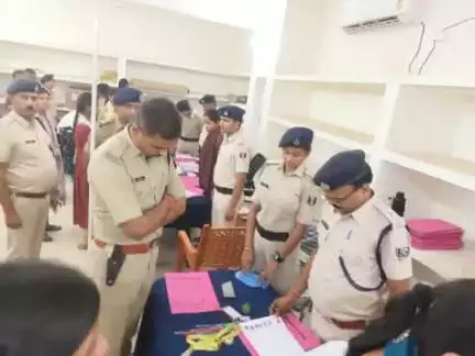 आज दिनांक-02.06.25 को विज्ञापन संख्या-01/2023 के तहत नवनियुक्त सिपाहीयों का योगदान कटिहार जिला में हुआ, जिसका निरीक्षण पुलिस अधीक्षक, कटिहार द्वारा किया गया तथा संबंधित पदाधिकारी को आवश्यक दिशा-निर्देश दिया गया I