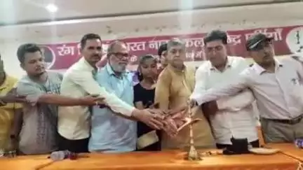 पूर्णिया पूर्व: गिरिजा चौक स्थित किसान भवन में नाट्य प्रशिक्षण कार्यशाला का किया गया उद्घाटन