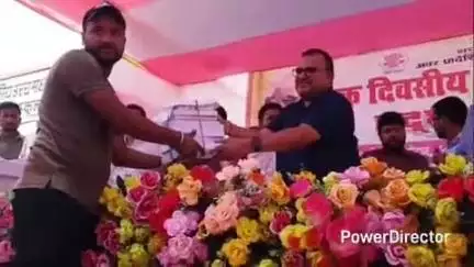 कहरा: जिला स्कूल मैदान में रोजगार मेला सम्पन्न, 847 अभ्यर्थी चयनित, 60 छात्रों को स्टडी किट वितरित