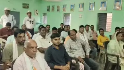 चांपा: बिर्रा में सड़क सुरक्षा जागरूकता के तहत राहवीर योजना का आयोजन