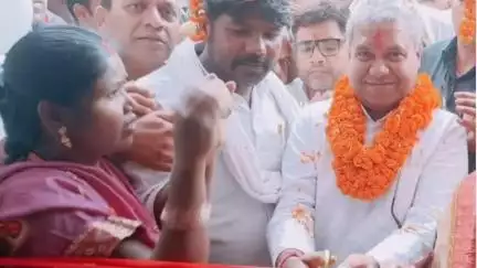 इमामगंज: इमामगंज प्रखंड कार्यालय मार्ग पर मंत्री ने हम पार्टी कार्यालय का किया उद्घाटन