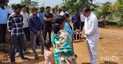 देसाईगंज वडसा: तालूक्यातील चोप येथे आमदारांचा स्थानिक विकास निधीतून मंजूर नाली बांधकामाचे भूमिपूजन