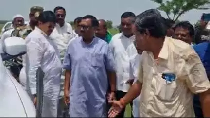 सारठ: दुमका सांसद नलिन सोरेन ने सारठ में ₹60 लाख की विकास योजनाओं का किया शिलान्यास, विधायक चुन्ना सिंह ने पेयजल संकट दूर करने की मांग की