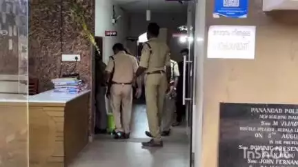 കണയന്നൂർ: നെട്ടൂരിൽ പ്രായപൂർത്തിയാകാത്ത പെൺകുട്ടികളെ തട്ടിക്കൊണ്ട് പോകാൻ ശ്രമിച്ച മലപ്പുറം സ്വദേശി പിടിയിൽ