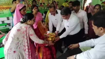 नौतनवा: विशेष सचिव ने नौतनवा ब्लाक के पांच गांव का निरीक्षण कर विकास की जमीनी हकीकत जानी
