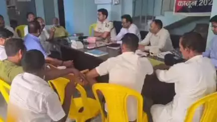 बथनाहा: बथनाहा थाना समेत जिले के विभिन्न थानों में बकरीद को लेकर शांति समिति की बैठक आयोजित