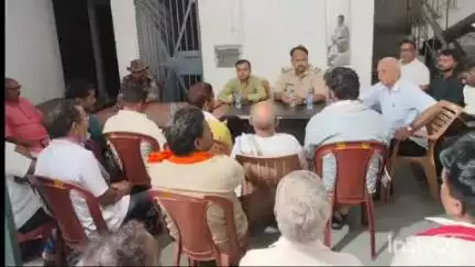 चौपारण: चौपारण थाना परिसर में बकरीद पर्व को लेकर शांति समिति की बैठक संपन्न