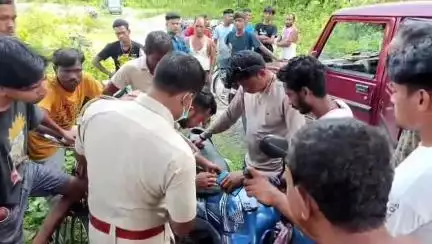 কুমারগ্রাম: মধ্য হলদিবাড়িতে এক ব্যক্তির পচাগলা ঝুলন্ত দেহ উদ্ধার, চাঞ্চল্য এলাকায়