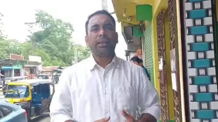 বালিজানা: বিদেশী সন্দেহত আৰক্ষীয়ে দুগৰাকী  মহিলাক বলবলাত পেলাই থৈ যোৱা ঘটনাৰ চহৰত তীব্ৰ প্ৰতিবাদ কৰে আমছুৰ সহ সাধাৰণ সম্পাদকে