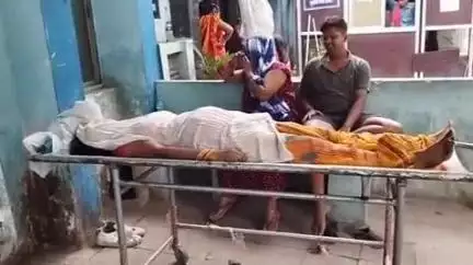 गोपालगंज: नगर थाना के मुकेरी टोला गांव के पास एनएच 531 पर दो बाइक की टक्कर में आशा कार्यकर्ता की मौत