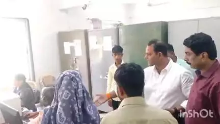 कळमेश्वर: तहसील कार्यालय येथे शिवसेनेचे ब्रिजलाल रघुवंशी यांचा हल्लाबोल, मांडल्या जनतेच्या समस्या