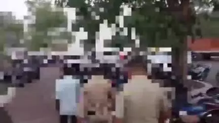 खंडवा: पत्नी से बर्बरता करने वाले आरोपी पति को कोतवाली पुलिस ने किया गिरफ्तार