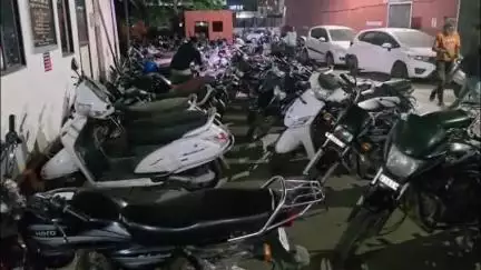 નડિયાદ: ટાઉન પોલીસ દ્વારા નિયમભંગ કરનાર વાહનચાલકો સામે કાર્યવાહી, સંતરામ સર્કલ,ડિ-માર્ટ સહિતનાં વિસ્તારોમાં ખાસ ડ્રાઇવ યોજી