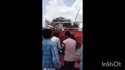 कळमेश्वर: कळमेश्वर पोलीस स्टेशन अंतर्गत एमआयडीसी रेल्वे गेट येथे चालत्या ट्रेनमधून व्यक्ती पडून अपघात