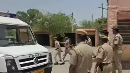 बाड़मेर: हरलाल जाट हत्याकांड के इनामी आरोपी लाल सिंह को कड़ी सुरक्षा के बीच कोर्ट में किया गया पेश