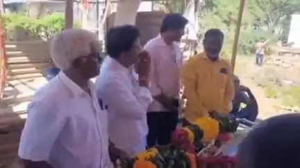 నాగలాపురం వెస్ట్ దళితవాడలో టిడిపి నాయకుడు నాగయ్య కు మాతృవియోగం నివాళులర్పించిన ఎమ్మెల్యే కోనేటి ఆదిమూలం