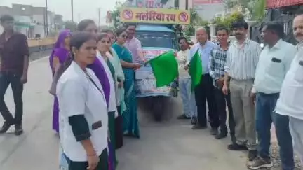 सागर नगर: सांसद और स्वास्थ्य अधिकारियों ने मलेरिया रथ को हरी झंडी दिखाकर किया रवाना