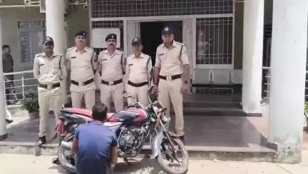 इछावर: रेहटी थाना पुलिस ने मोटरसाइकिल चोर को किया गिरफ्तार, बड़ी कार्रवाई