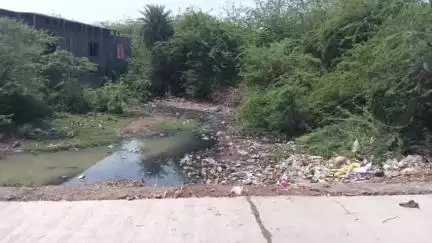 पचपहाड़: भवानीमंडी के कई मोहल्लो में नाले की सफाई नहीं होने से बरसात में घरो मे घुसेगा नाले का गंदा पानी #jansamasya