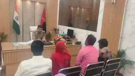 जगदीशपुर: वरीय पुलिस अधीक्षक, भागलपुर ने जनता दरबार में फरियादियों की शिकायतें सुनीं