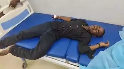 గుంటకింతపల్లి గ్రామ సమీపంలో పాముకాటుకు గురైన యువకుడు, ఏరియా ఆసుపత్రికి తరలింపు