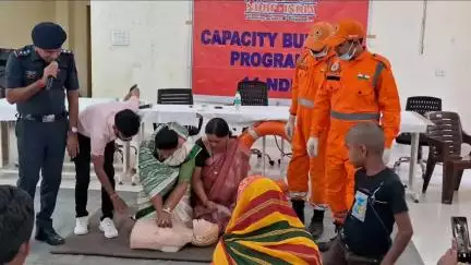 मैहर: नगर पालिका के सभागार में एनजीओ ने पालिका कर्मियों को आपदा प्रबंधन का प्रशिक्षण दिया