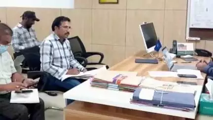 భీమవరం: అంతర్జాతీయ యోగా దినోత్సవం ఏర్పాట్లపై అధికారులతో సమీక్ష నిర్వహించిన జిల్లా జాయింట్ కలెక్టర్