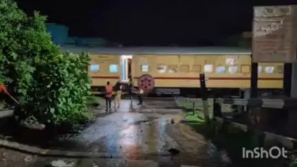 राजमहल: तेज आंधी से तीनपहाड़ रेलवे स्टेशन पर ओबीसी पावर सप्लाई बाधित, कई ट्रेनें रोकी गईं