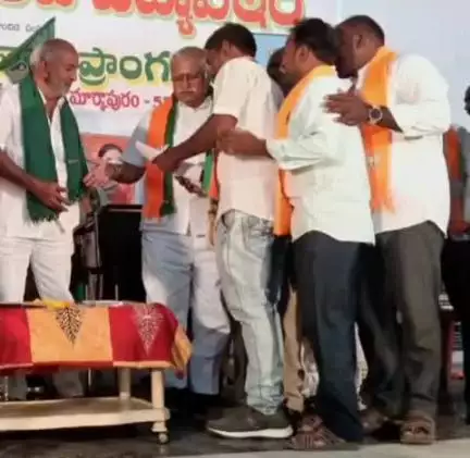 యర్రగొండపాలెం: పుల్లలచెరువు ఆర్టీసీ ప్రాంగణం అభివృద్ధికి సహకరించాలని ఆర్టీసీ చైర్మన్ సురేష్ రెడ్డికి బిజెపి నాయకులు వినతి