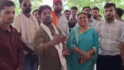 दमोह: कब्रिस्तान कमेटी के द्वारा कब्जा कर गेट लगाने के विरोध मे वार्ड वासियो ने कलेक्टर के नाम सौंपा ज्ञापन #Jansamasya