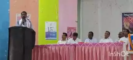 चैनपुर:आदिवासी लोहरा समाज गुमला जिला ईकाई का सम्मेलन नगर भवन में हुआ सम्पन्न K संयोजक मण्डली  के सभी अधिकारी हुए शामिल च