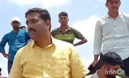 निफाड: पिंपळगाव बसवंत बाजार समितीत टोमॅटो उत्पादकांचे आंदोलन, व्यक्त केल्या तीव्र भावना#Jansamasya