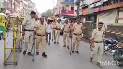 युवक की हत्या के मामले में महाकाल पुलिस ने आरोपी का तोपखाना क्षेत्र में निकाला जुलूस