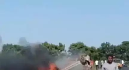 కావలి: కావలి లో కారు దగ్ధం ....తృటిలో తప్పిన ప్రాణాపాయం...