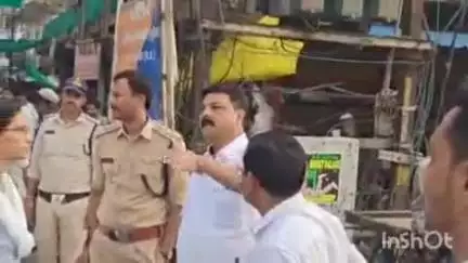 आष्टा: अलीपुर से अस्पताल चौराहे तक नगर पालिका ने हटाए 30 अतिक्रमण, ₹18 हजार जुर्माना वसूला