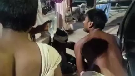 হবিবপুর: বুলবুলচণ্ডী ৩নং কেন্দুয়া এলাকায় রাস্তা পার হতে গিয়ে বোলেরো গাড়ির ধাক্কায় গুরুতর আহত ১ বৃদ্ধা, রেফার মালদা হাসপাতালে