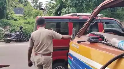 ഒറ്റപ്പാലം: നഗരത്തിൽ വീണ്ടും വാഹനാപകടം, ലോറി ബസിന്റെ പിന്നിലും കാറിലും ഇടിച്ച് ഒരാൾക്ക് പരിക്ക്