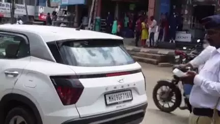 गडहिंग्लज: पोलीस बंदोबस्तात गडहिंग्लज मधील संकेश्वर बांदा मार्गावरील अतिक्रमणे काढली