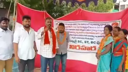 బోధన్: అర్హులైన పేదలకు ఇందిరమ్మ ఇండ్లను మంజూరు చేయాలని CPM నవిపేట మండల కార్యదర్శి శ్రీనివాస్ డిమాండ్