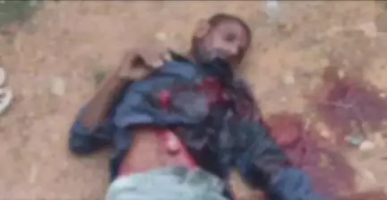పొన్నూరు: జిల్లాలోని సుద్ధపల్లి గ్రామంలో వివాహేతర సంబంధం నేపథ్యంలో దారుణ హత్య