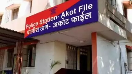 अकोला: गोवंशासोबत अत्याचार करणाऱ्या नराधमास अकोट फाईल येथून केली अटक, अकोट फाईल पोलिसांची कारवाई