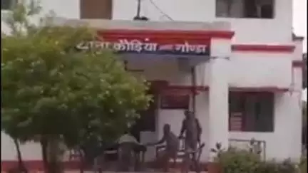 करनैलगंज: सहजनवा गांव में चकमार्ग के अवैध कब्जेदार के खिलाफ लेखपाल ने कौड़िया थाने में दर्ज कराई FIR